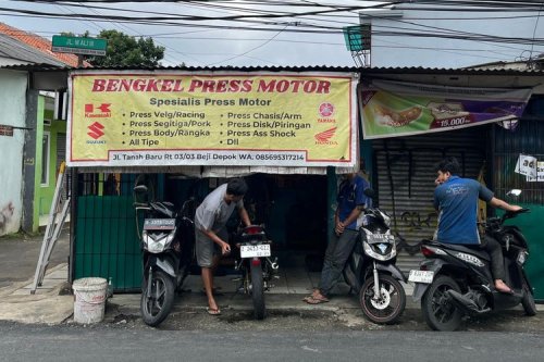Pelek Motor Peang Akibat Hajar Lubang, Segini Biaya Perbaikannya