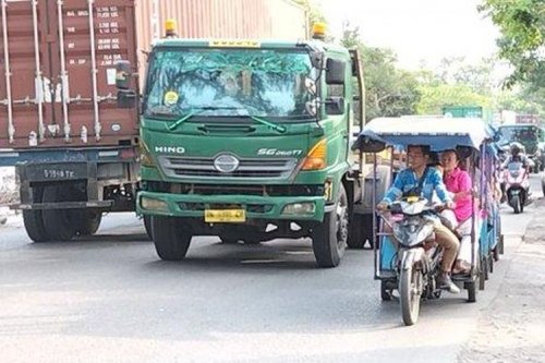 Pembatasan Truk Besar di Jalan Raya Cilincing: Berlaku Pagi dan Sore