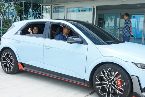 Mengapa Mobil Listrik di AS Turun, Sementara Indonesia Justru Naik?