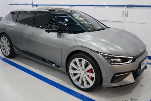 Modifikasi Audio Mobil Listrik: Head Unit Tak Bisa Diganti