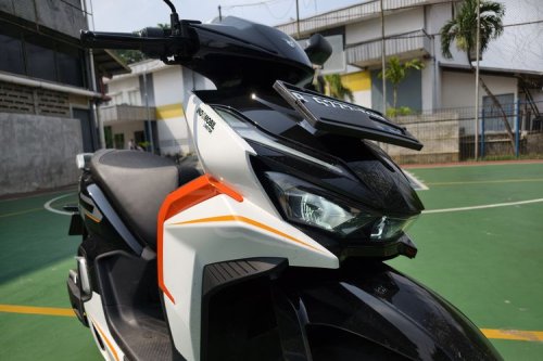 Desain Indomobil Emotor Sprinto: Skutik Listrik Gaya Konvensional