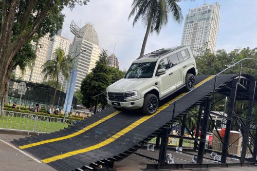 Jajal Denza B5 di Wahana Ekstrem BYD Tech-Culture Fest