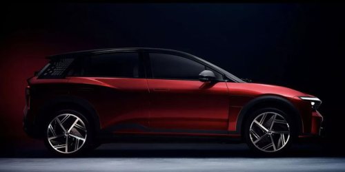 Demo Sopir di  Bogor, Mobil Listrik Hatchback