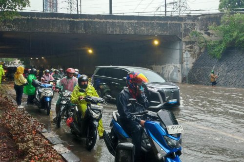 Motor Mogok Akibat Terobos Banjir: Ini Langkah Penanganan yang Benar