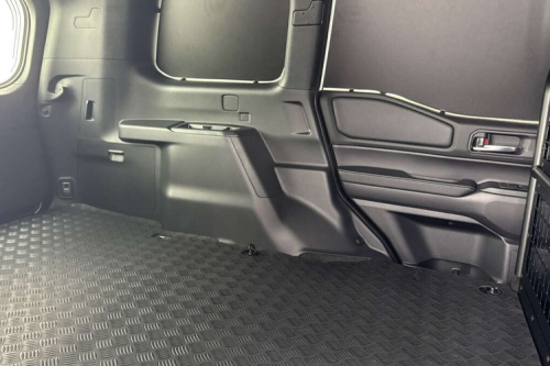 Toyota Jajaki Pasar Kendaraan Niaga Pakai Land Cruiser Prado