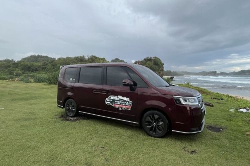 Jelajah Pantai Eksotik di Selatan Jawa Pakai Honda Step WGN