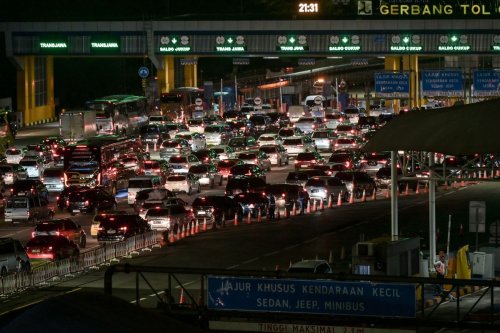 Lebaran 2025, 2 Gerbang Tol Trans-Jawa Dilintasi Ratusan Ribu Kendaraan