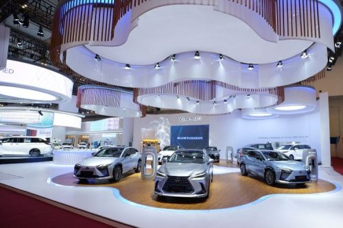Lexus Optimistis Hadapi Persaingan Mobil Hybrid di Indonesia