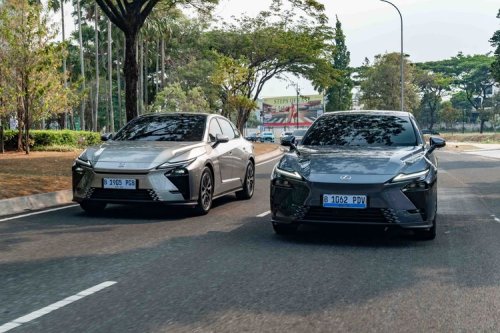 Kencan Singkat Dengan Lexus ES350: Resep Baru Sedan Terlaris Lexus