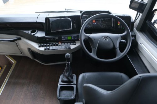 Bus Mercedes-Benz OH 1626 L Rakitan Cikarang Ekspor ke Thailand