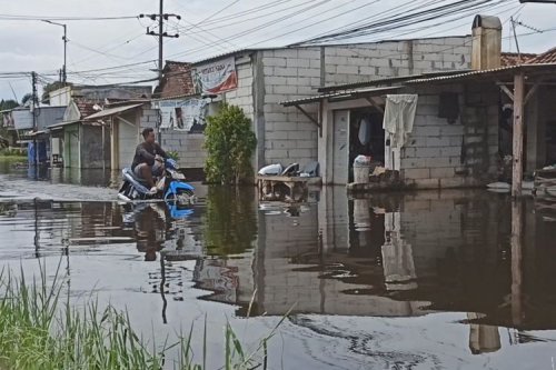Motor Bebek atau Matik, Mana Lebih Aman Saat Terjang Banjir?