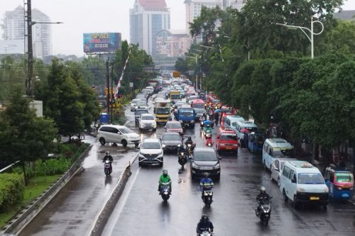 Tol Dalam Kota Padat Hingga Siang Hari, Polisi Ungkap Penyebabnya