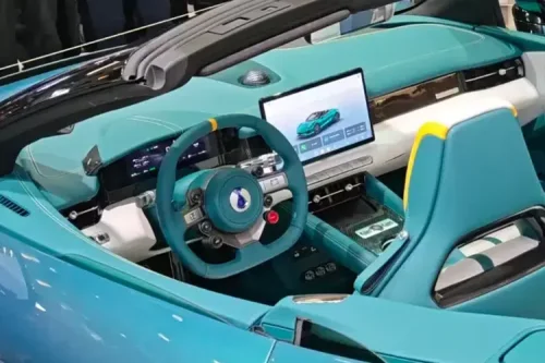 MG, Denza Z Meluncur, Pesaing Baru MG Cyberster