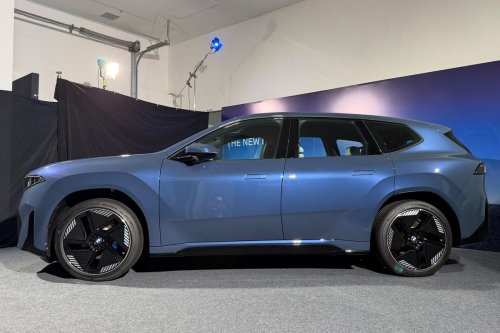 BMW iX3 Akan Ramaikan GIIAS 2026