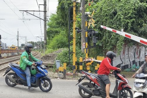 Stop 3 Detik Sebelum Rel: Kebiasaan Sederhana yang Sering Diabaikan