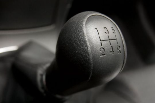 Ini Alasan Mobil Bekas Transmisi Manual Lebih Murah dari Matik