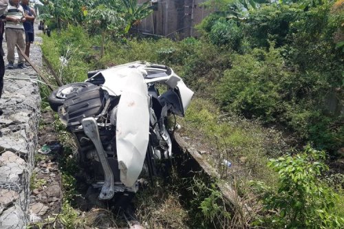 KA Batara Kresna Tujuan Wonogiri- Solo Tabrak Sigra, 4 Orang Tewas