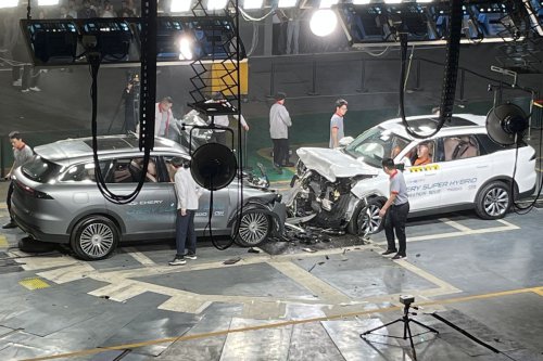 Kunjungan Langka ke Fasilitas Uji Tabrak Chery di Wuhu, China