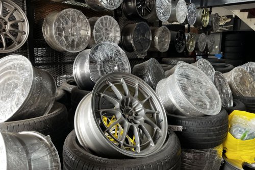 Perbaikan Pelek Setelah Hantam Lubang? Apa Penjelasan Bengkel Spesialis