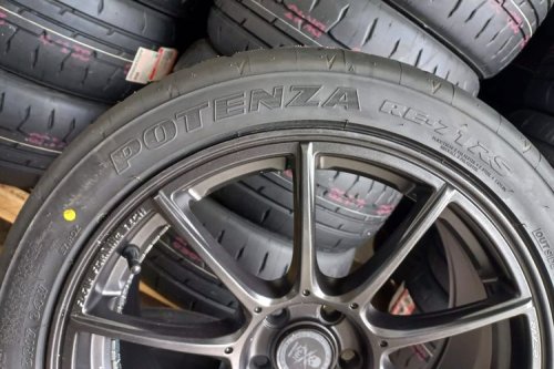 Rahasia di Balik Warna Hitam pada Ban Kendaraan