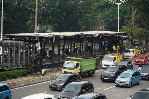Daftar Halte Transjakarta yang Rusak dan Terbakar