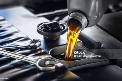 Apakah Oli Mesin Encer Bisa Bikin Mobil Lebih Irit BBM?