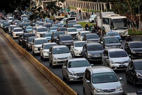 Jabodetabek Ketergantungan BBM: Beralih ke Transportasi Berkelanjutan