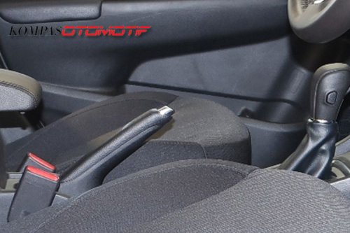 Ini Penyebab dan Solusinya Tuas Rem Tangan Mobil yang Keras