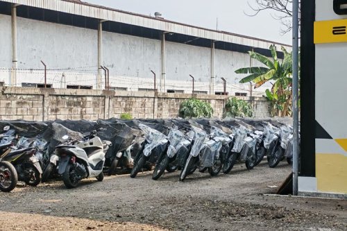 Pabrik Motor Listrik MBG di Sentul: Sepi Aktivitas, Unit Masih Terparkir