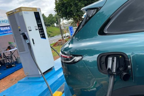 Daftar SPKLU Mobil Listrik di Tol Trans Jawa Saat Libur Nataru