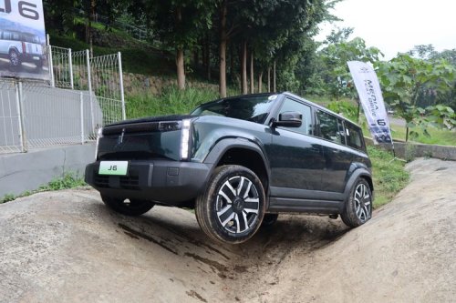 Komparasi SUV Listrik Boxy: iCar V23 Vs Chery J6, Tidak Saling Makan?
