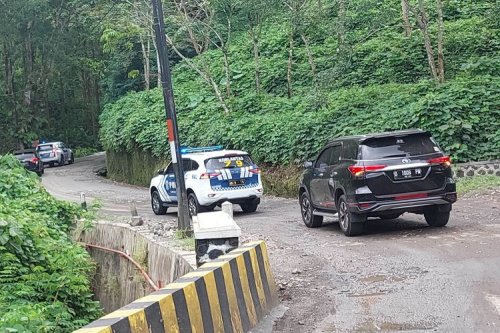 Rem Blong Mobil Matik: Teknik Engine Brake di Tanjakan Ekstrem
