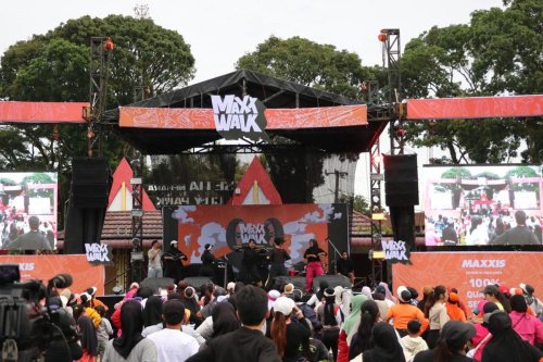 Cara Produsen Ban Ini Berbagi dengan Konsumen