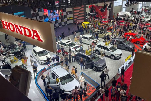 Respon Suzuki Soal Diskon Jimny, Daftar Mobil Terlaris 2025