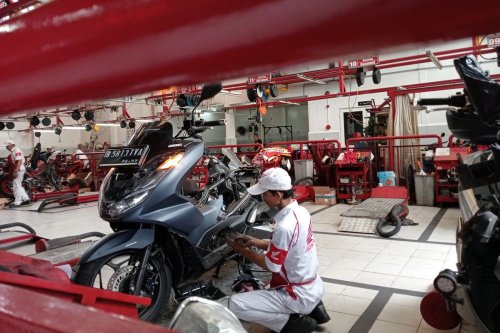 Honda, Gempat Guncang NTT, Diler Motor Honda Alami Kerusakan Kecil