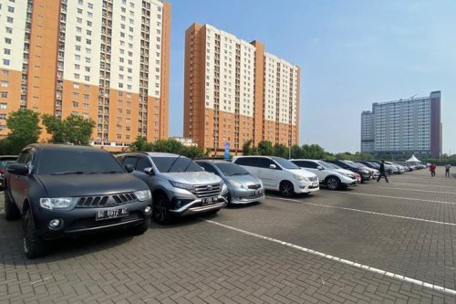 Mulai Musim Hujan, Pengendara Diminta Lebih Cermat Pilih Lokasi Parkir