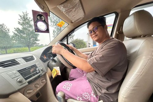 Parkir Moge di Mal, Pasar Mobil Listrik Turun