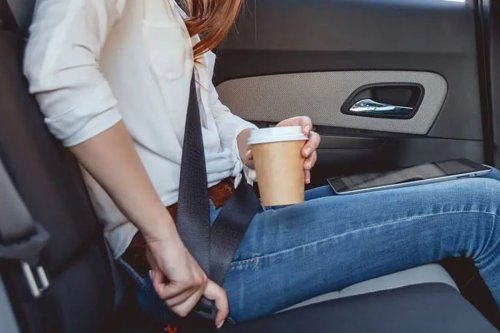 Penting, Sabuk Pengaman Bukan Cuma buat Penumpang Depan