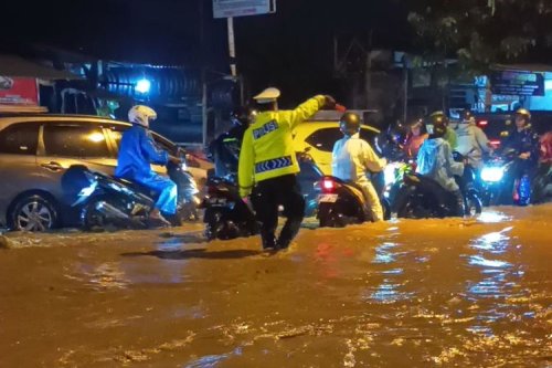 Nekat Terjang Banjir, Motor Bisa Kena Water Hammer