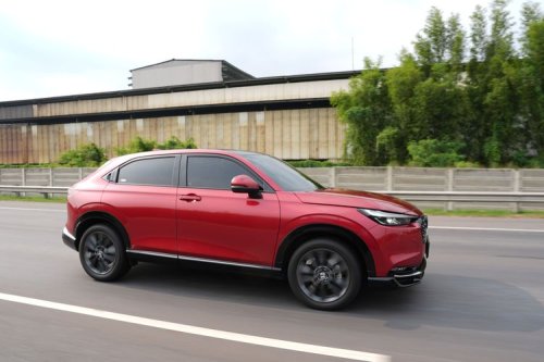 Merasakan Performa dan Konsumsi BBM Honda HR-V RS e:HEV untuk Harian