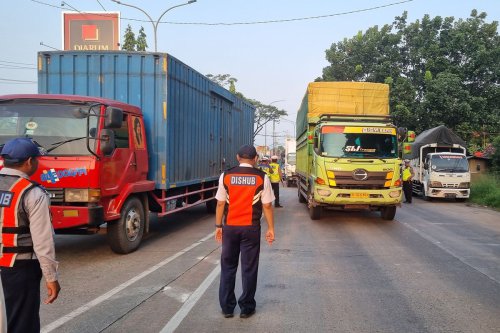 Jenis Truk yang Kena Pembatasan Operasional di Jalan Pantura Kendal