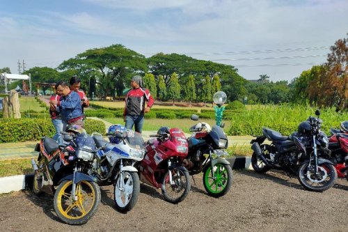 Ariel Noah Dapat Hadiah Ultah Motor Lawas Suzuki RGR 150