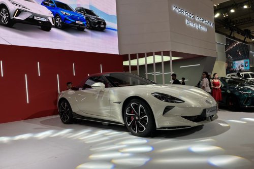 MG Motor Indonesia Luncurkan Cyberster Atap Merah di GIIAS 2025
