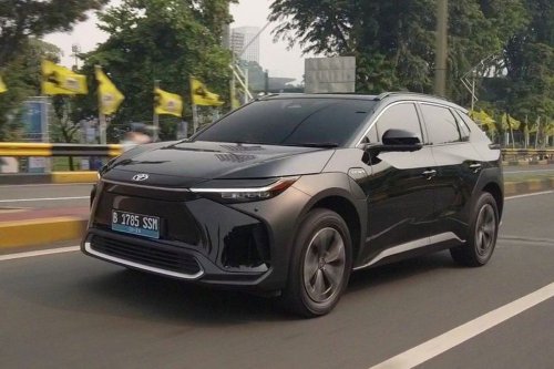 Toyota, Toyota bZ4X, Toyota bZ4X Versi CBU Masih Dijual di Indonesia
