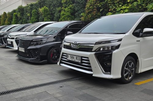 Toyota, Toyota Voxy, Cek Harga Toyota Voxy Bekas, mulai Rp 300 Jutaan