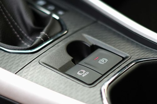 Perdana Jajal Daihatsu Rocky Hybrid, Galak di Putaran Bawah