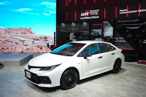 Corolla Altis HEV GR Sport: Kombinasi Sporty dan Ramah Lingkungan