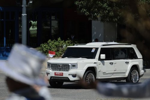 Prabowo, Prabowo Minta Pindad Mendesain Mobil Presiden yang Lebih Terbuka