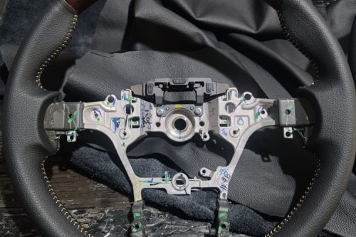 Setir Kusam dan Mengelupas, Retrim atau Cat Ulang?