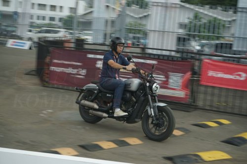 QJMotor Paten Mesin V-Twin, tapi Cuma Satu Silinder yang Bekerja